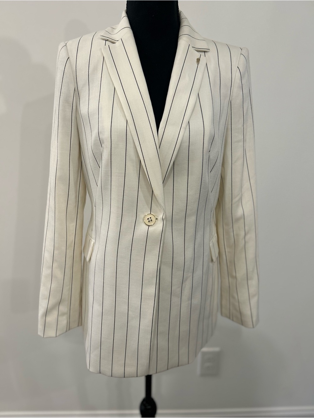 Tommy Hilfiger Women’s Size 4 Ivory Navy Pinstripe Blazer